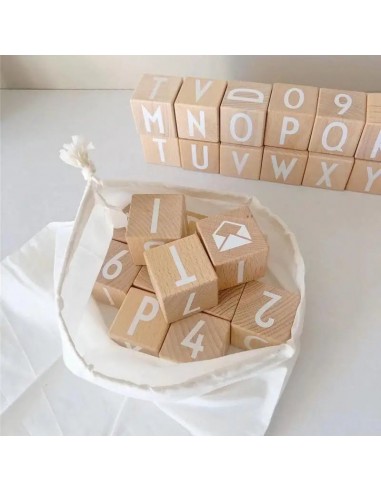 26 cubes alphabet en bois lettres et motifs Le MVP de beaucoup